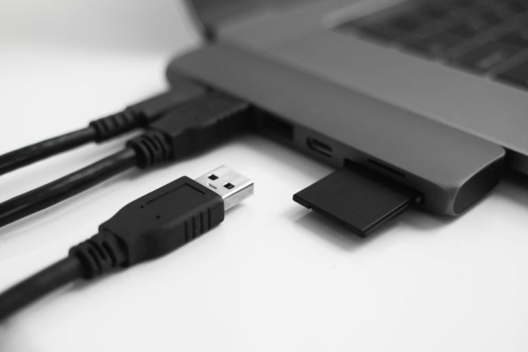Essential Tech Accessories for Everyday Use