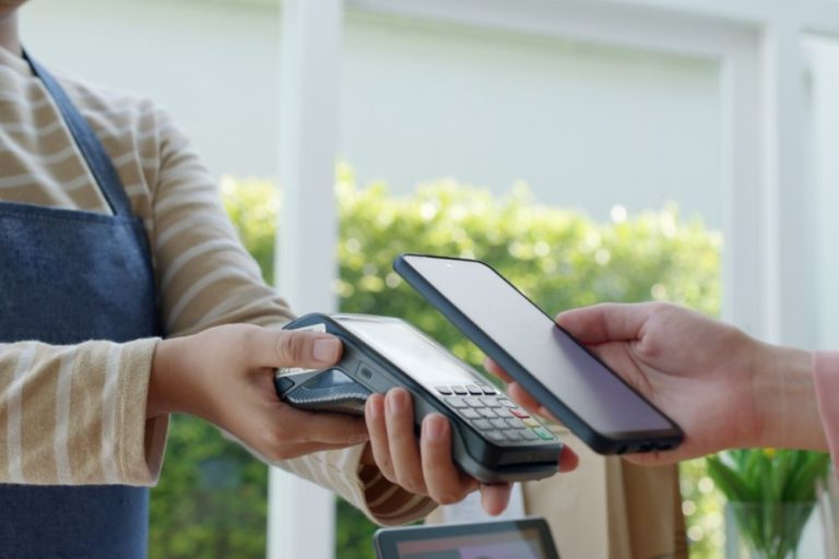 Why Use a Mobile Wallet?