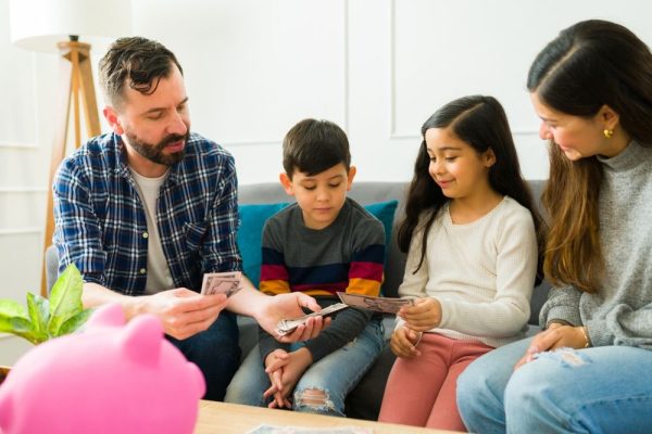 Simple Allowance Strategies That Save Money and Build Habits